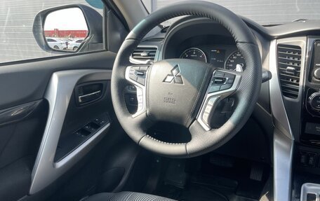 Mitsubishi Pajero Sport III рестайлинг, 2018 год, 2 460 000 рублей, 15 фотография