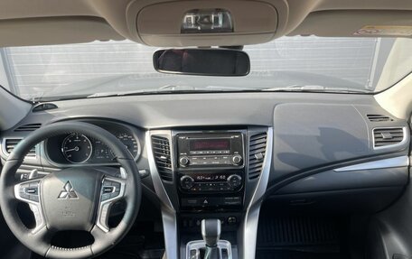 Mitsubishi Pajero Sport III рестайлинг, 2018 год, 2 460 000 рублей, 14 фотография