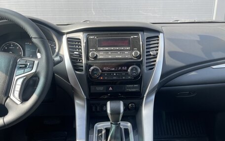 Mitsubishi Pajero Sport III рестайлинг, 2018 год, 2 460 000 рублей, 16 фотография