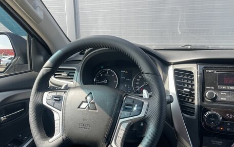 Mitsubishi Pajero Sport III рестайлинг, 2018 год, 2 460 000 рублей, 18 фотография