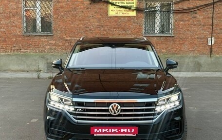 Volkswagen Touareg III, 2018 год, 5 190 000 рублей, 2 фотография