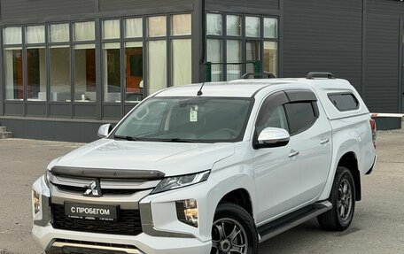 Mitsubishi L200 IV рестайлинг, 2019 год, 2 990 000 рублей, 2 фотография