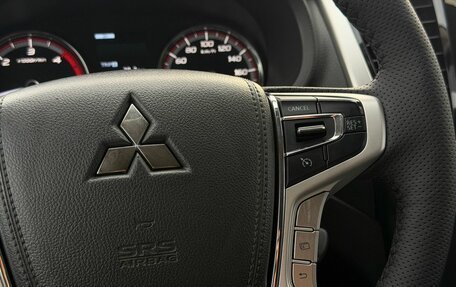 Mitsubishi L200 IV рестайлинг, 2019 год, 2 990 000 рублей, 16 фотография