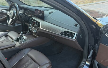BMW 5 серия, 2019 год, 3 950 000 рублей, 15 фотография
