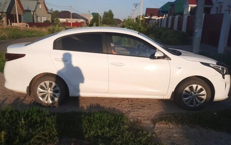 KIA Rio IV, 2021 год, 1 350 000 рублей, 2 фотография