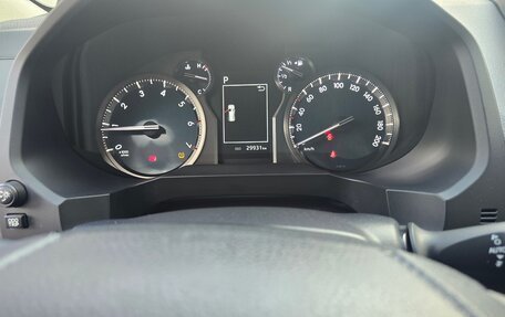 Toyota Land Cruiser Prado 150 рестайлинг 2, 2021 год, 8 500 000 рублей, 11 фотография