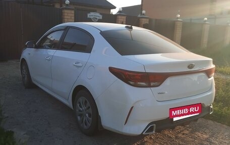 KIA Rio IV, 2021 год, 1 350 000 рублей, 4 фотография