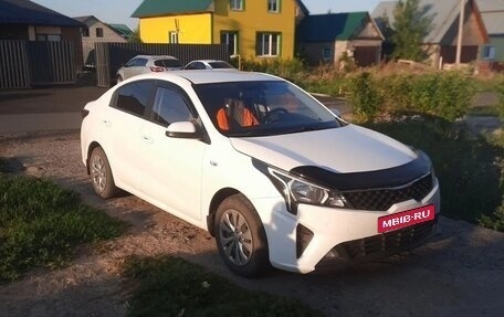 KIA Rio IV, 2021 год, 1 350 000 рублей, 8 фотография