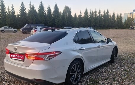 Toyota Camry, 2023 год, 4 500 000 рублей, 5 фотография