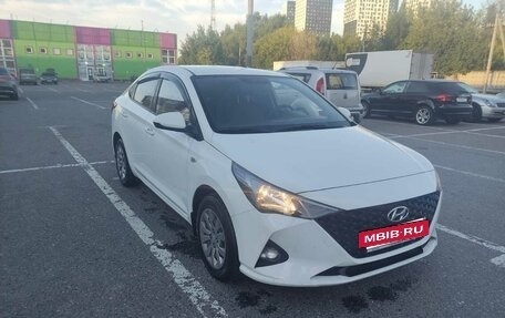 Hyundai Solaris II рестайлинг, 2020 год, 1 370 000 рублей, 2 фотография