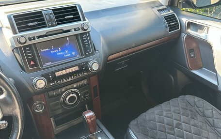 Toyota Land Cruiser Prado 150 рестайлинг 2, 2016 год, 3 890 000 рублей, 11 фотография