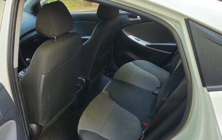 Hyundai Solaris II рестайлинг, 2013 год, 620 000 рублей, 10 фотография