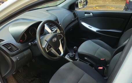 Hyundai Solaris II рестайлинг, 2013 год, 620 000 рублей, 7 фотография