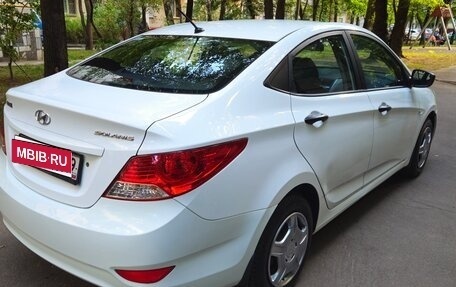 Hyundai Solaris II рестайлинг, 2013 год, 620 000 рублей, 3 фотография