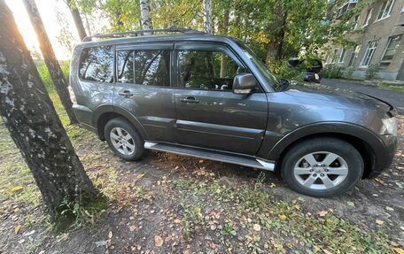 Mitsubishi Pajero IV, 2013 год, 2 439 000 рублей, 2 фотография