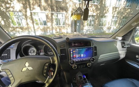 Mitsubishi Pajero IV, 2013 год, 2 439 000 рублей, 4 фотография