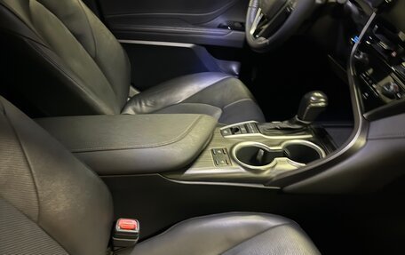 Toyota Camry, 2023 год, 3 850 000 рублей, 10 фотография