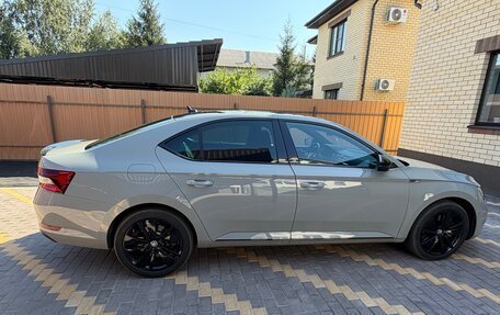 Skoda Superb III рестайлинг, 2021 год, 3 950 000 рублей, 6 фотография