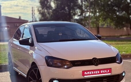 Volkswagen Polo VI (EU Market), 2013 год, 850 000 рублей, 2 фотография