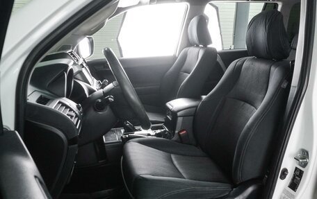 Toyota Land Cruiser Prado 150 рестайлинг 2, 2014 год, 2 949 000 рублей, 10 фотография