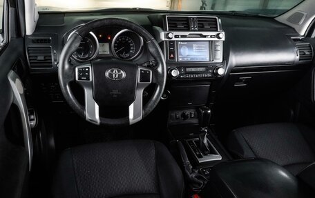 Toyota Land Cruiser Prado 150 рестайлинг 2, 2014 год, 2 949 000 рублей, 6 фотография