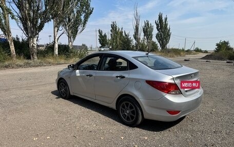 Hyundai Solaris II рестайлинг, 2014 год, 375 000 рублей, 3 фотография