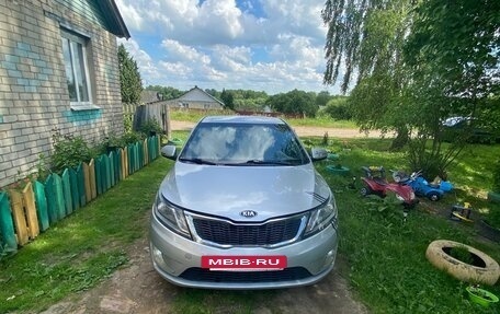 KIA Rio III рестайлинг, 2013 год, 450 000 рублей, 2 фотография