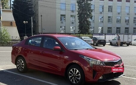 KIA Rio IV, 2021 год, 1 750 000 рублей, 2 фотография