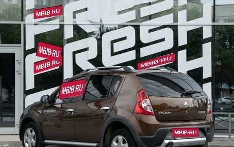 Renault Sandero I, 2013 год, 585 000 рублей, 2 фотография