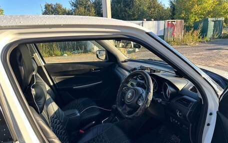 Suzuki Swift V, 2018 год, 1 050 000 рублей, 3 фотография