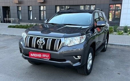 Toyota Land Cruiser Prado 150 рестайлинг 2, 2018 год, 4 850 000 рублей, 1 фотография