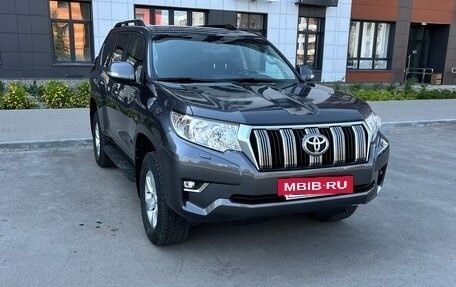 Toyota Land Cruiser Prado 150 рестайлинг 2, 2018 год, 4 850 000 рублей, 3 фотография