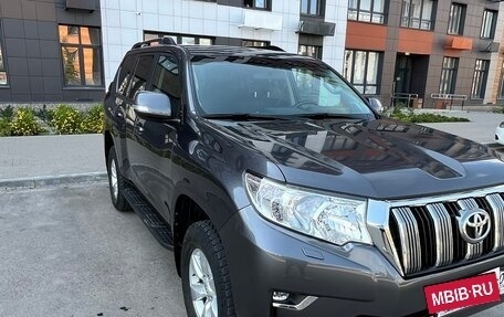 Toyota Land Cruiser Prado 150 рестайлинг 2, 2018 год, 4 850 000 рублей, 5 фотография