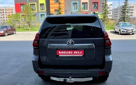 Toyota Land Cruiser Prado 150 рестайлинг 2, 2018 год, 4 850 000 рублей, 8 фотография