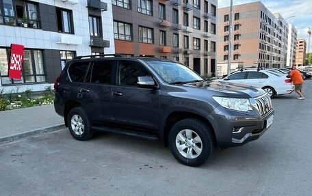 Toyota Land Cruiser Prado 150 рестайлинг 2, 2018 год, 4 850 000 рублей, 10 фотография