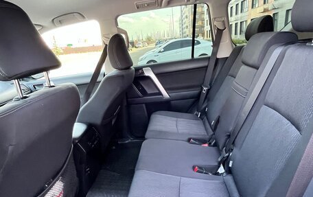 Toyota Land Cruiser Prado 150 рестайлинг 2, 2018 год, 4 850 000 рублей, 29 фотография