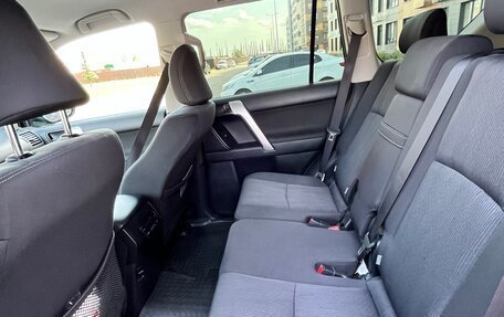 Toyota Land Cruiser Prado 150 рестайлинг 2, 2018 год, 4 850 000 рублей, 28 фотография
