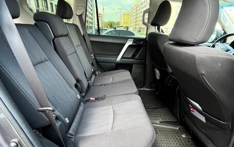 Toyota Land Cruiser Prado 150 рестайлинг 2, 2018 год, 4 850 000 рублей, 31 фотография