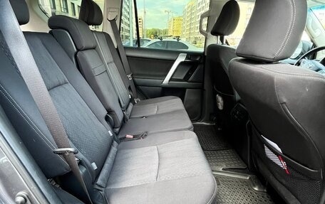 Toyota Land Cruiser Prado 150 рестайлинг 2, 2018 год, 4 850 000 рублей, 30 фотография