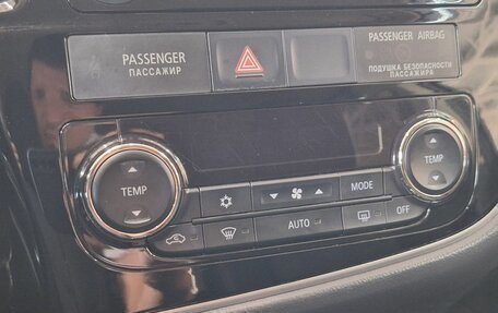 Mitsubishi Outlander III рестайлинг 3, 2016 год, 1 530 000 рублей, 10 фотография