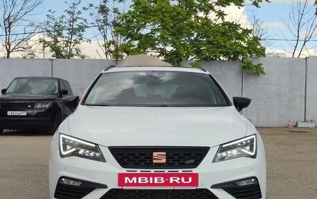 SEAT Leon Cupra III, 2019 год, 3 300 000 рублей, 9 фотография