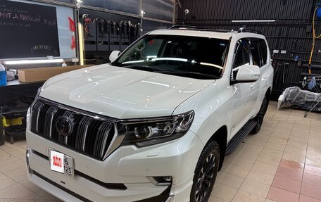 Toyota Land Cruiser Prado 150 рестайлинг 2, 2018 год, 5 050 000 рублей, 1 фотография