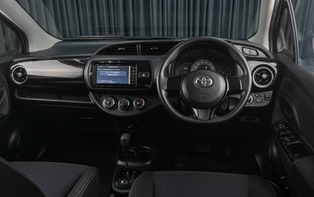 Toyota Vitz, 2018 год, 1 029 000 рублей, 6 фотография