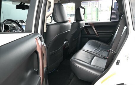 Toyota Land Cruiser Prado 150 рестайлинг 2, 2013 год, 3 150 000 рублей, 15 фотография