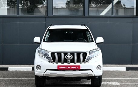 Toyota Land Cruiser Prado 150 рестайлинг 2, 2013 год, 3 150 000 рублей, 3 фотография
