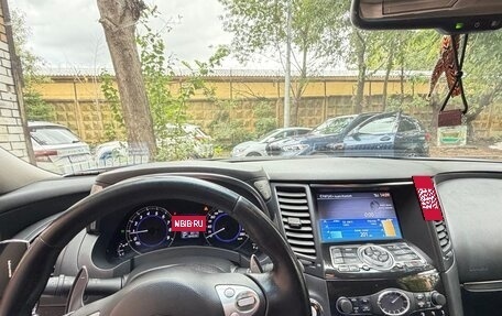 Infiniti QX70, 2014 год, 2 500 000 рублей, 10 фотография