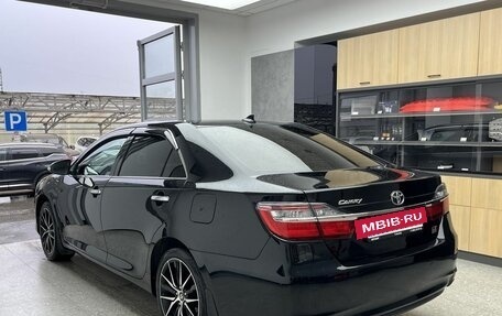 Toyota Camry, 2017 год, 2 440 000 рублей, 6 фотография