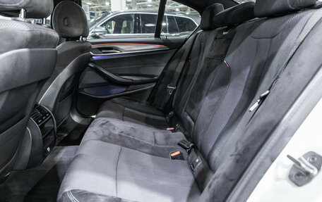 BMW 5 серия, 2018 год, 2 999 700 рублей, 12 фотография