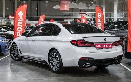BMW 5 серия, 2018 год, 2 999 700 рублей, 11 фотография
