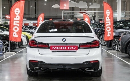 BMW 5 серия, 2018 год, 2 999 700 рублей, 9 фотография